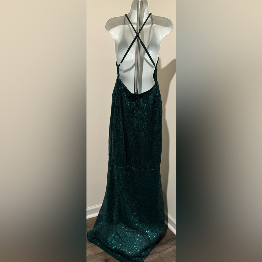 Club L London Emerald Green Sequin V-Neck Maxi Gown - Picture 4 of 9
